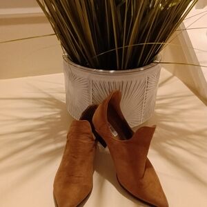 Elegant Tan Women's Shoes